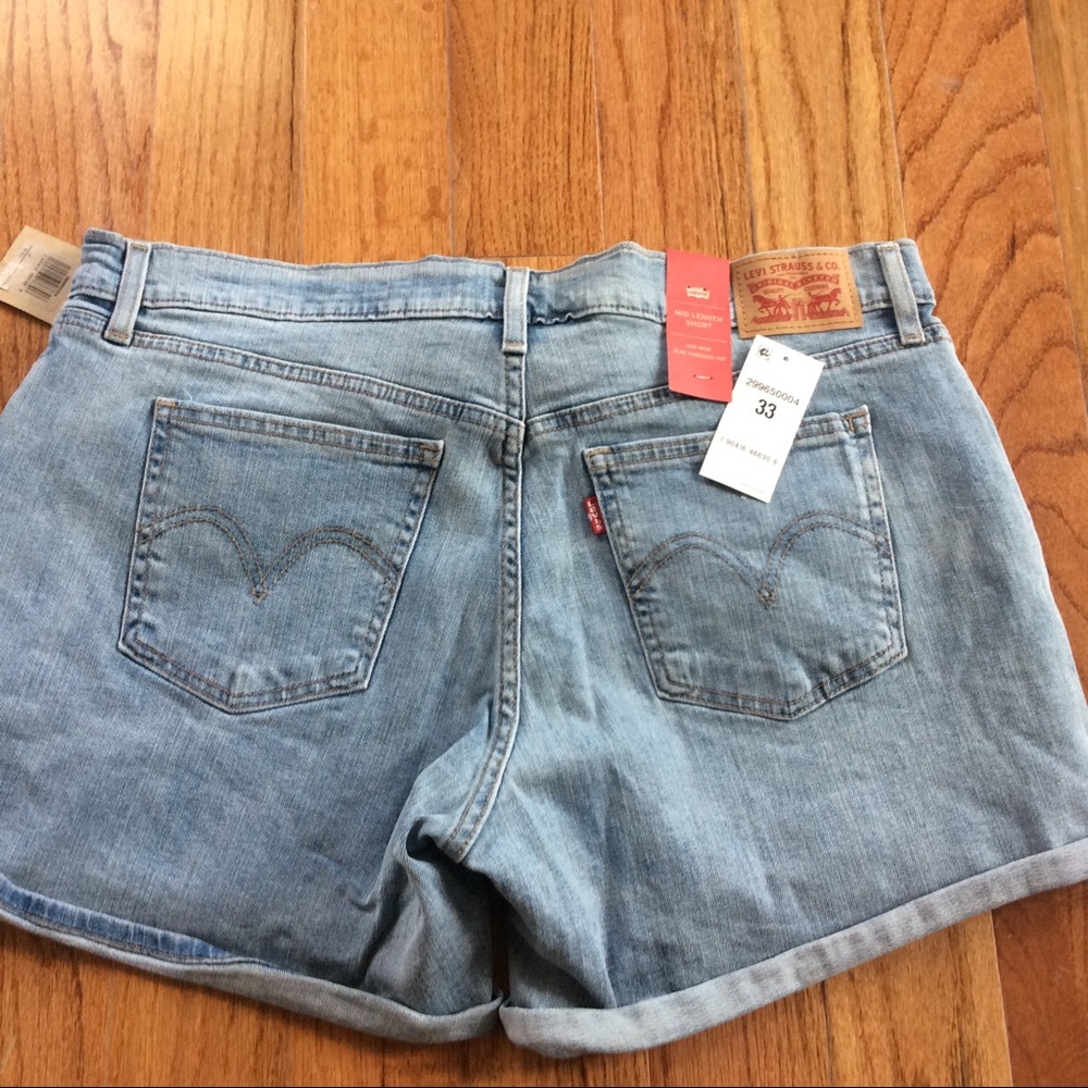 Levi’s Distressed Shorts - Picture 3 of 8